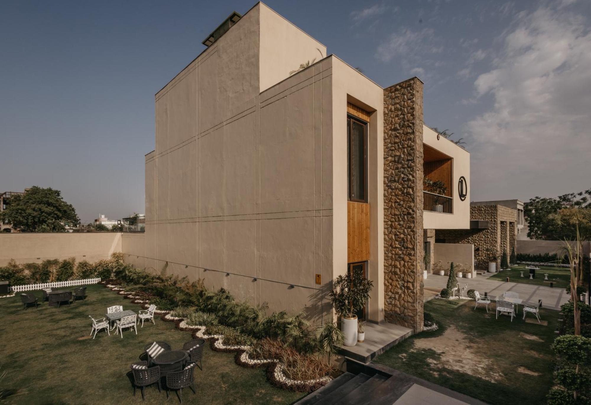 Luxury Lofts Hotel Amritsar Exterior foto
