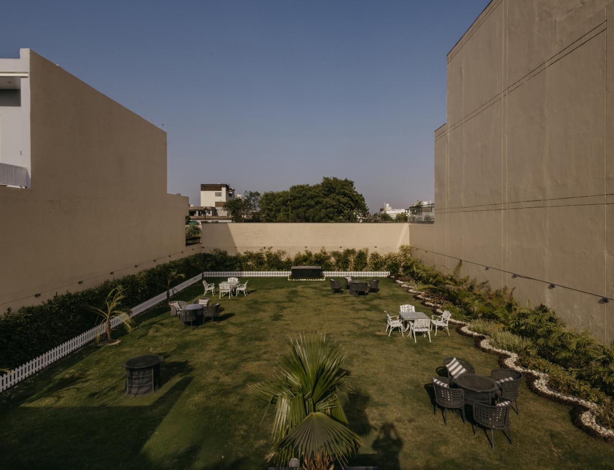 Luxury Lofts Hotel Amritsar Exterior foto