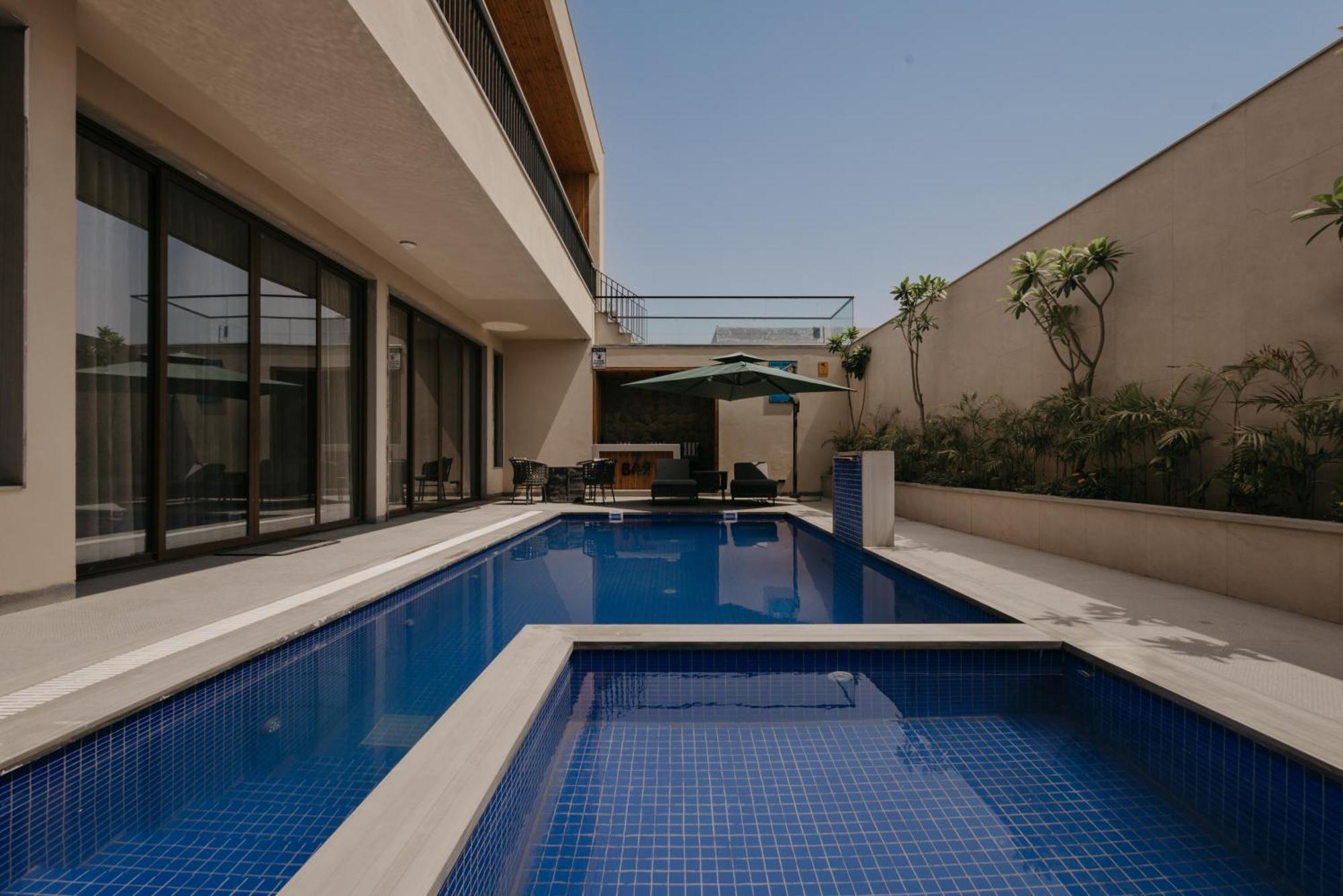 Luxury Lofts Hotel Amritsar Exterior foto