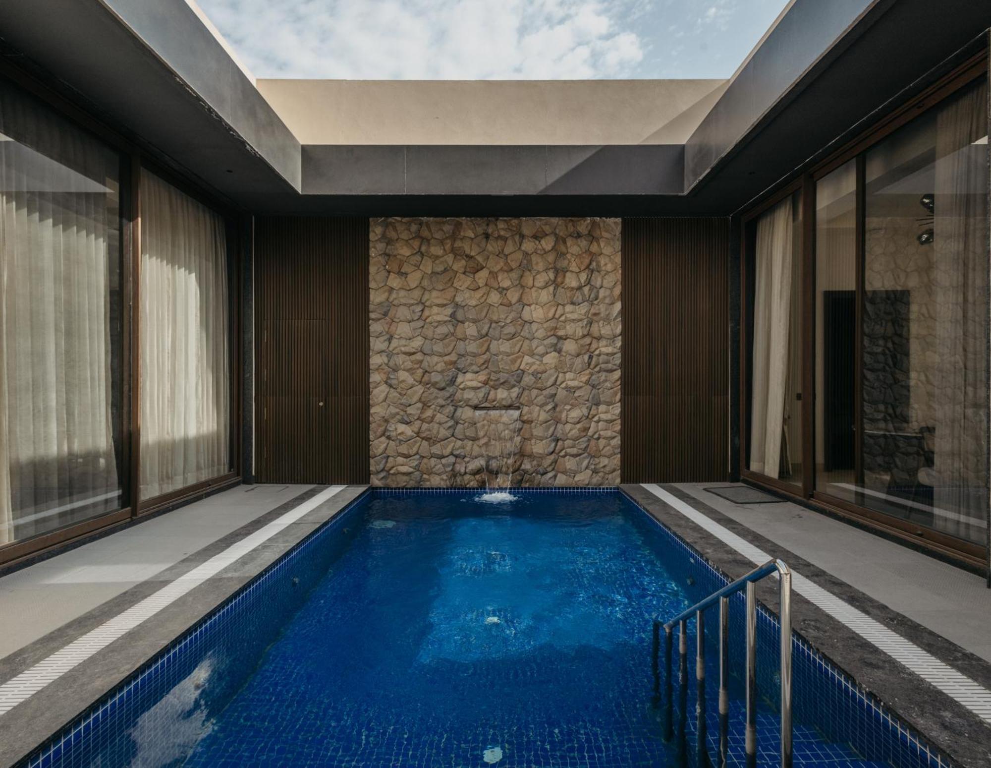 Luxury Lofts Hotel Amritsar Exterior foto